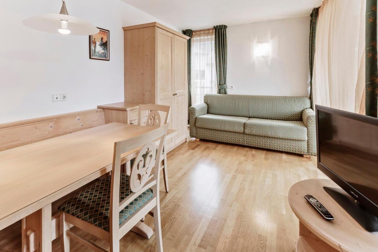 Apartments Petlin Ортизей Екстериор снимка